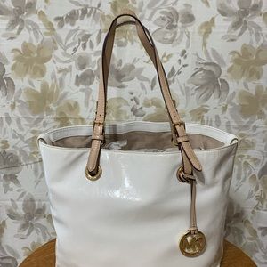 Michael Kors Jet Set Tote